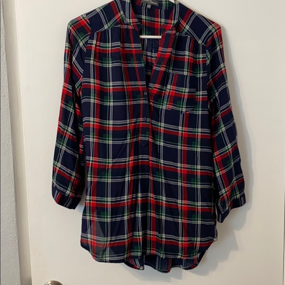 Plaid button up (3/4 sleeve)